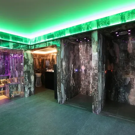 לינה וארוחת בוקר Blanc Cervinia 4*